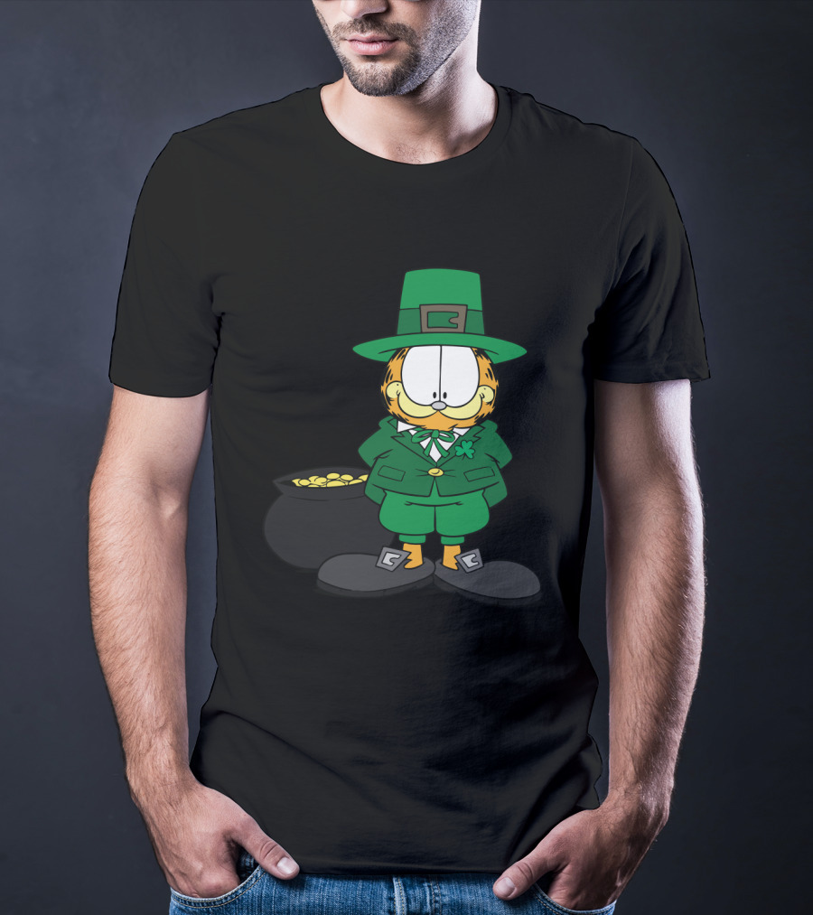 Garfield St. Patrick's Day Leprechaun With Pot Of Gold T-Shirt
