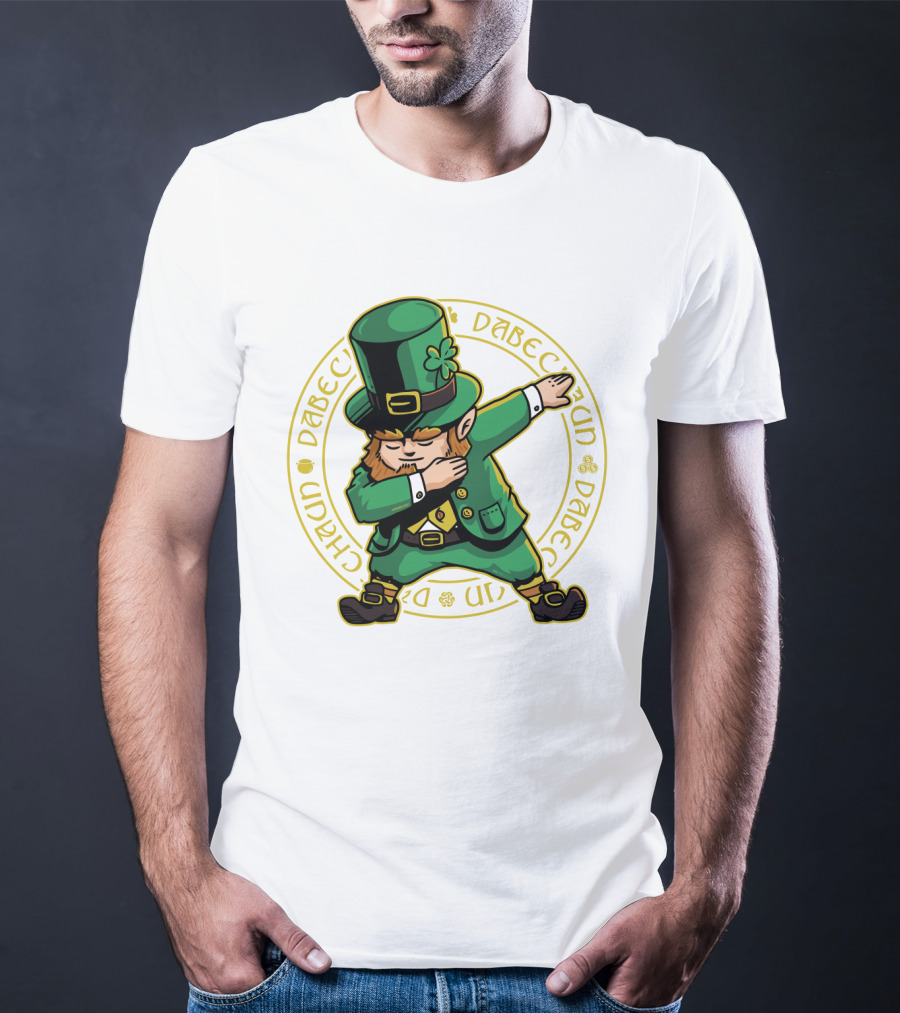 St Patrick's Day Dabbing Leprechaun With Shamrock Hat T-Shirt