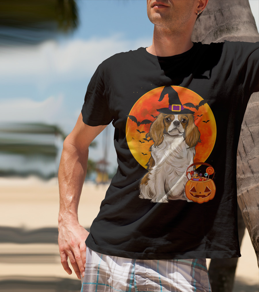 Halloween Cavalier Charles Spaniel With Pumpkin And Bats T-Shirt
