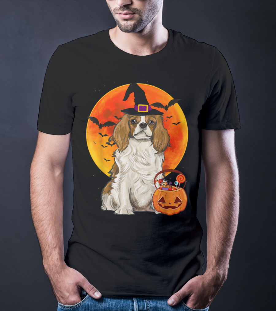 Halloween Cavalier Charles Spaniel With Pumpkin And Bats T-Shirt