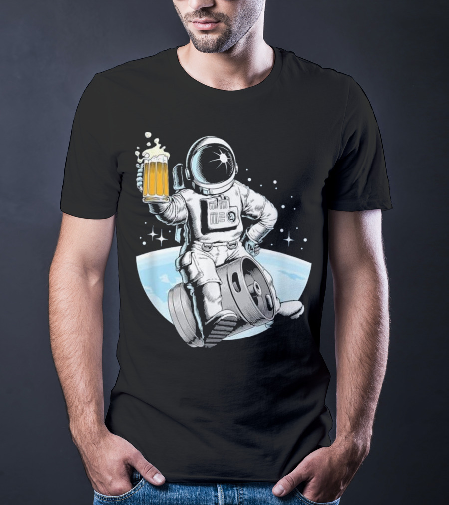 Beer Drinking Astronaut Holding A Mug Of Beer In Space With Stars And Earth Background T-Shirt