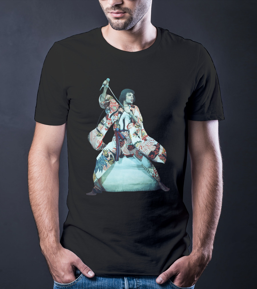 Qu Fm Hokusai-Style Warrior In Colorful Kimono Artwork T-Shirt