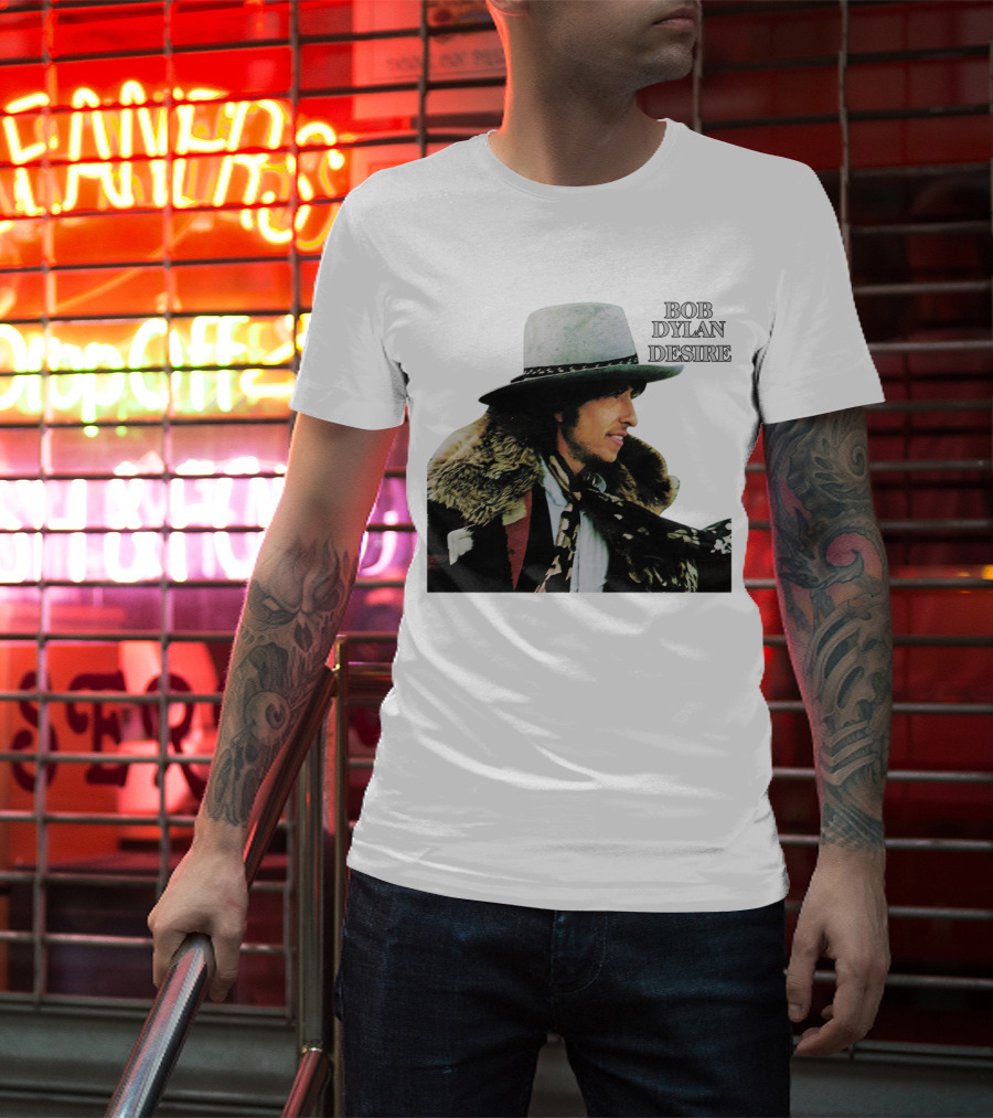 Bob Dylan Desire Album Cover With Fur Coat And Hat T-Shirt