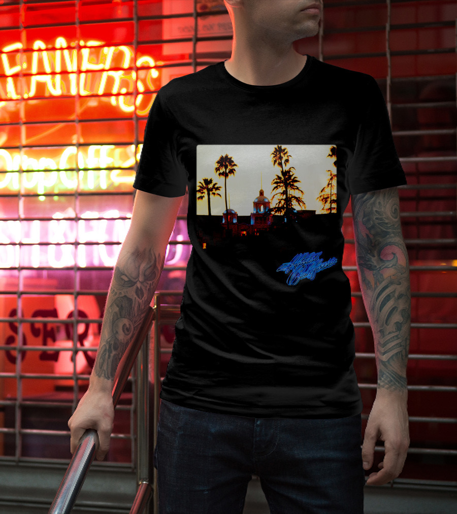 Hotel California Night Scene With Palm Trees And Neon Style T-Shirt