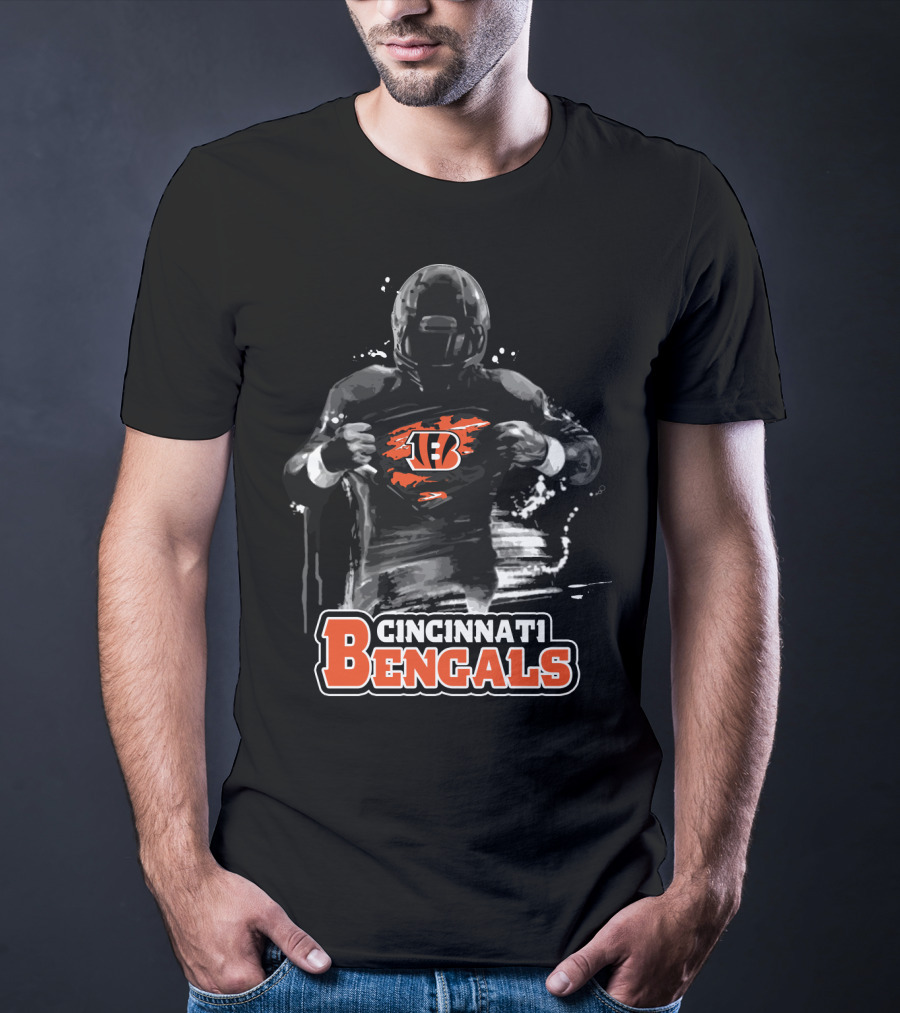 Cincinnati Bengals B Icon Football Player Splash Effect T-Shirt