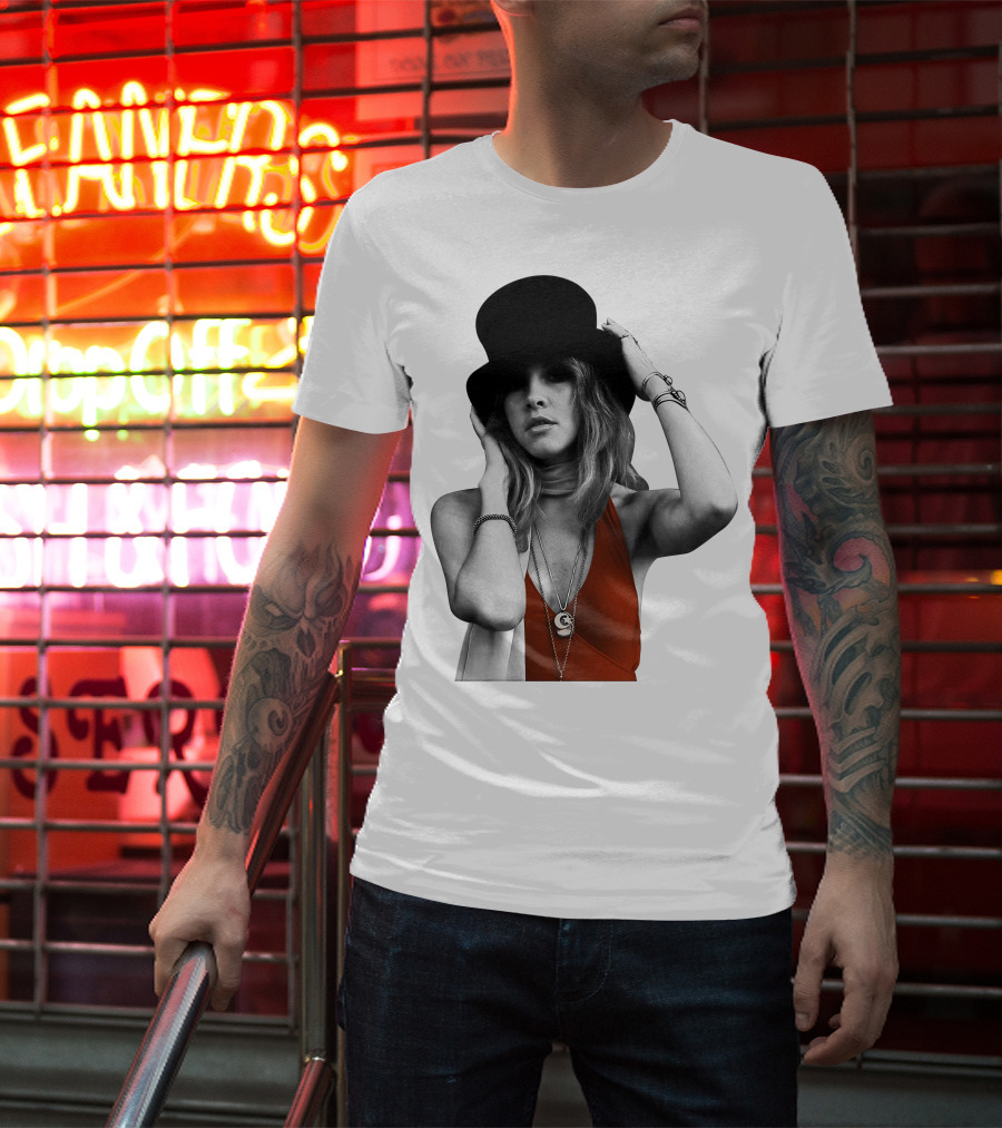 Vintage Style Woman With Hat And Jewelry T-Shirt