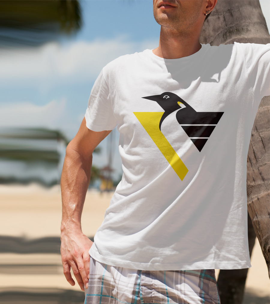 Pittsburgh Penguins Retro Penguin Triangles T-Shirt