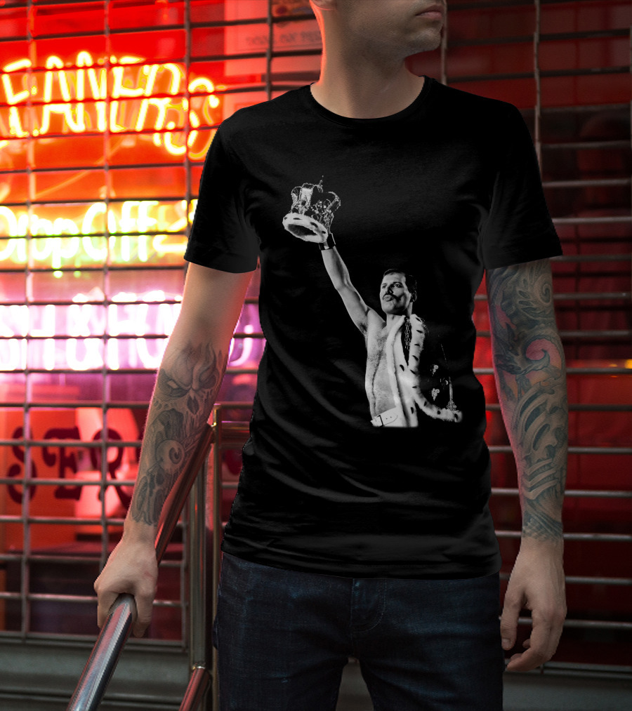 Qun Freddie Mercury Raising Crown Iconic Moment T-Shirt