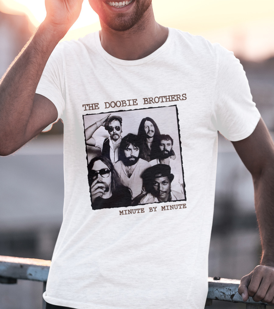 The Doobie Brothers Minute By Minute Band Photo T-Shirt