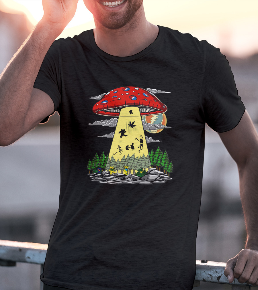 Grateful Dead Dancing Bears Under Psychedelic Mushroom Spaceship T-Shirt