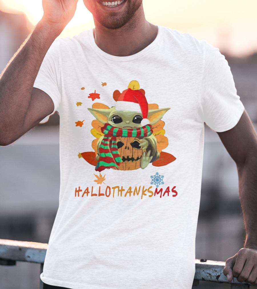 HAPPY HALLOTHANKSMAS BABY YODA PUMPKIN SANTA HAT FALL LEAVES SNOWFLAKE T-Shirt