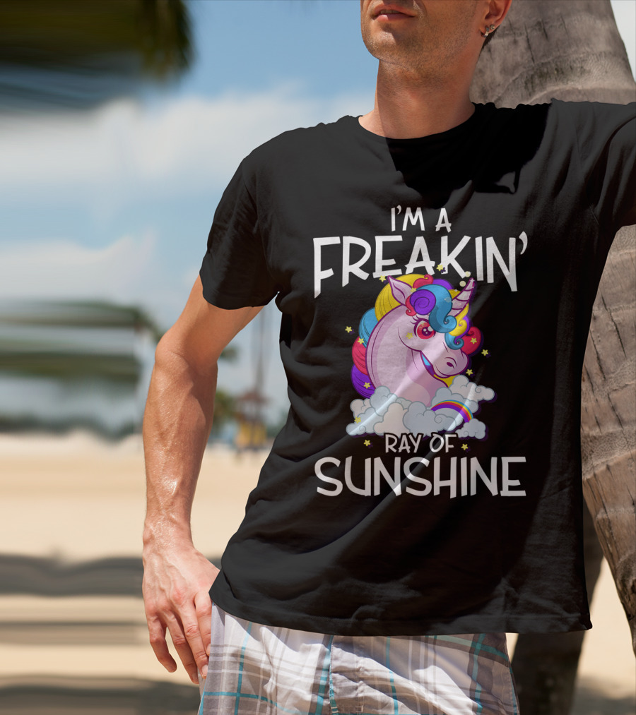 I'm A Freakin' Ray Of Sunshine Rainbow Unicorn Vintage 1970s 1980s T-Shirt