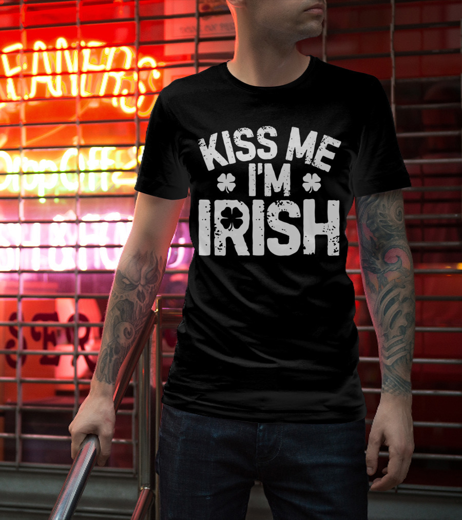 Kiss Me I'm Irish Shamrock St Patricks Day T-Shirt