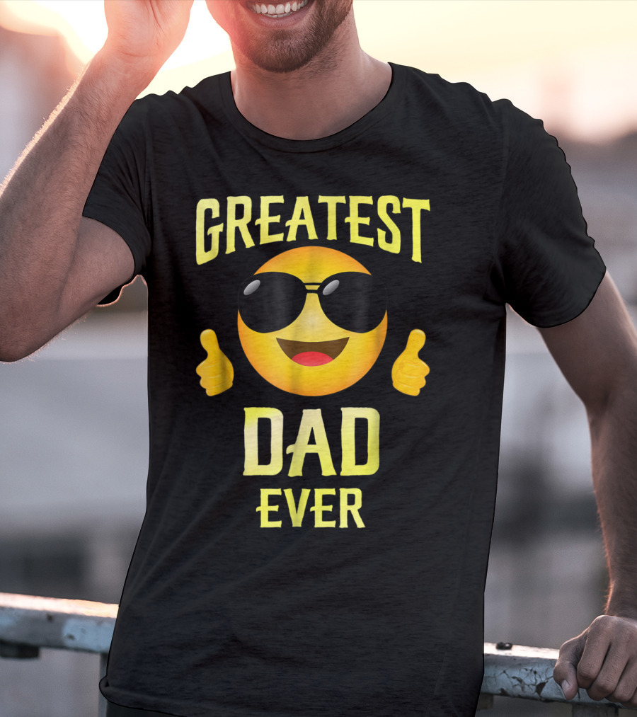 Fathers Day Greatest Dad Ever Emoji Thumbs Up Family68 T-Shirt