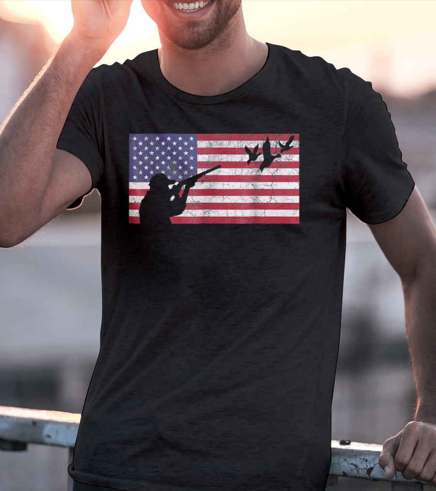 American Flag Goose Hunter Dad Silhouette With Flying Geese T-Shirt