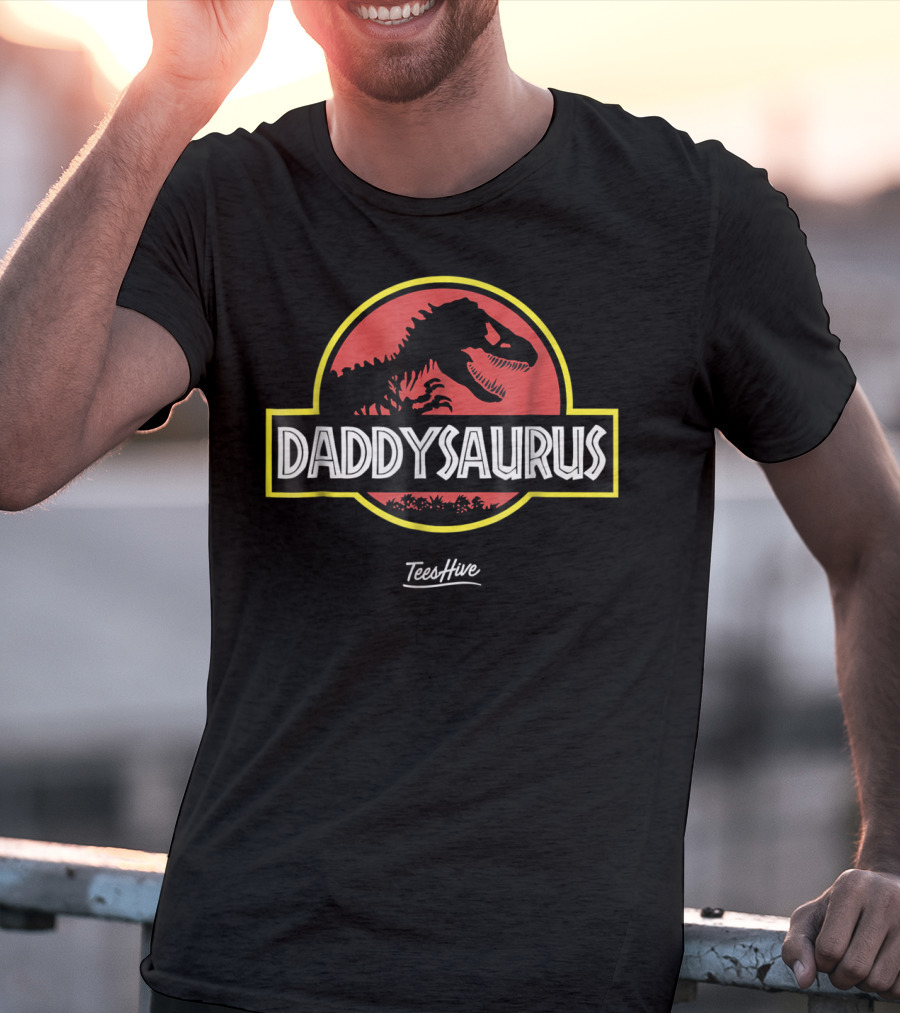 Daddysaurus Funny Daddy Dinosaur Pun Parody TeesHive Jurassic T-Shirt