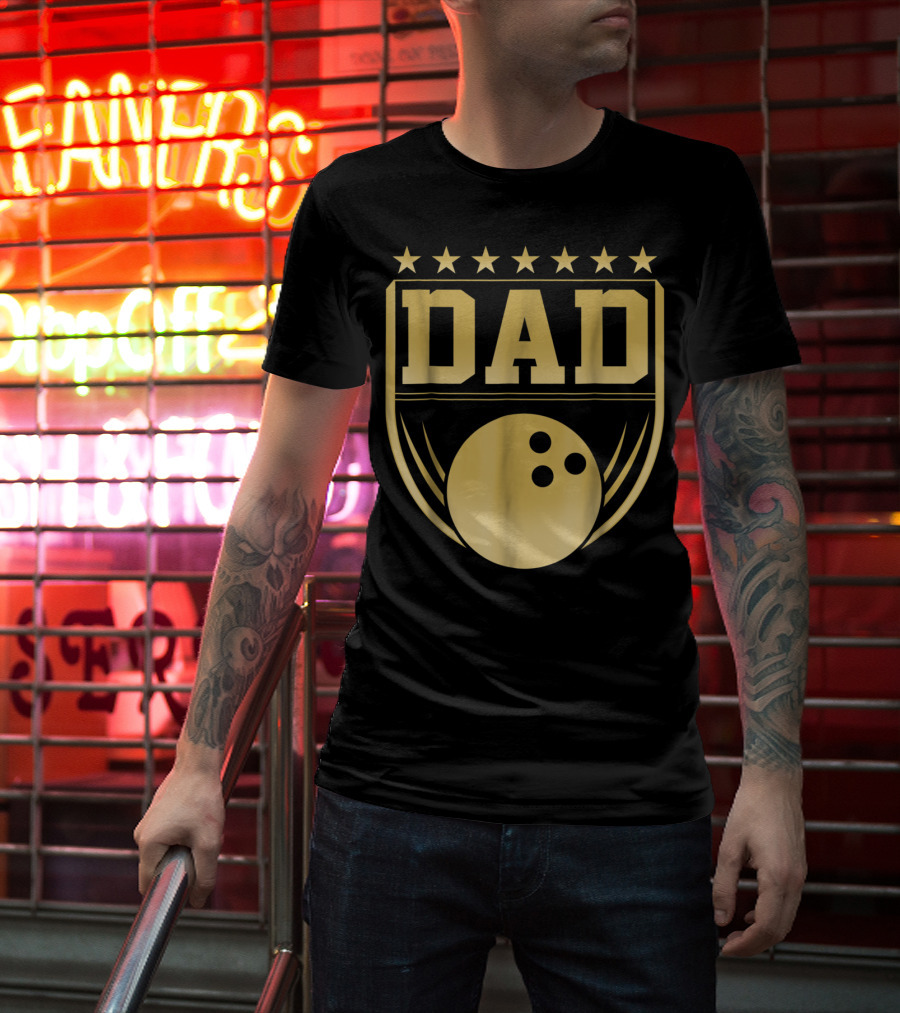 Dad Bowling Golden Shield Medal T-Shirt
