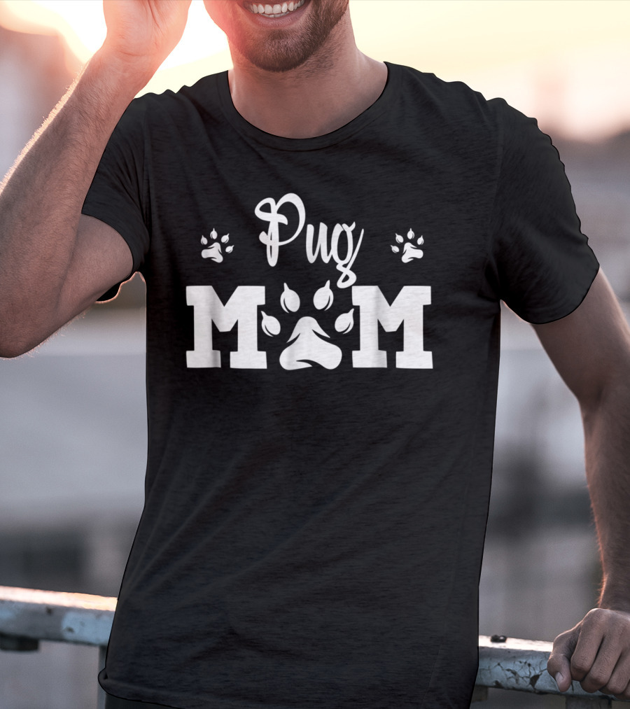 Pug Mom Paw Print Nose T-Shirt