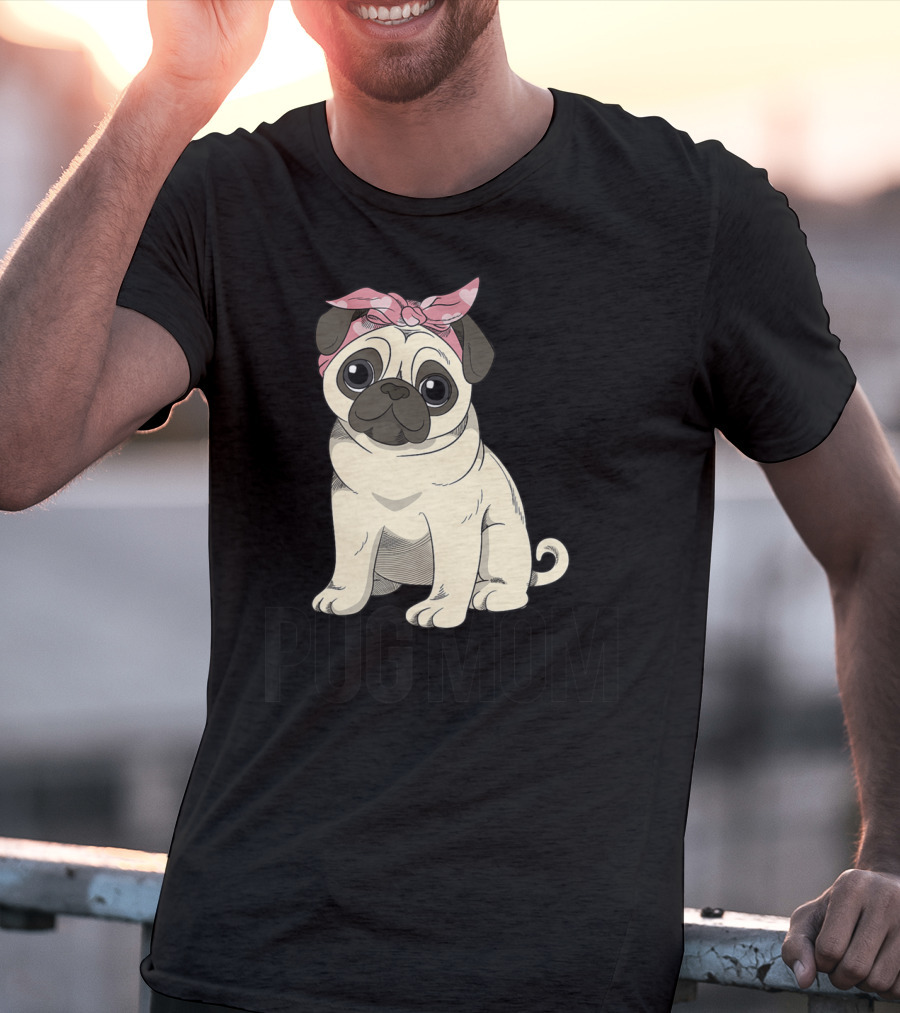 Pug Mom Cute Pug With Pink Bandana T-Shirt