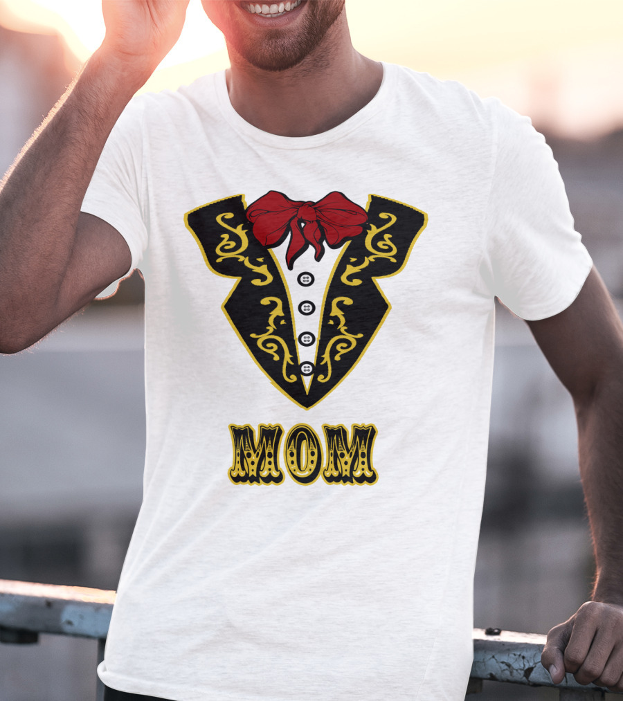 Mom Ringmaster Circus Birthday Party T-Shirt