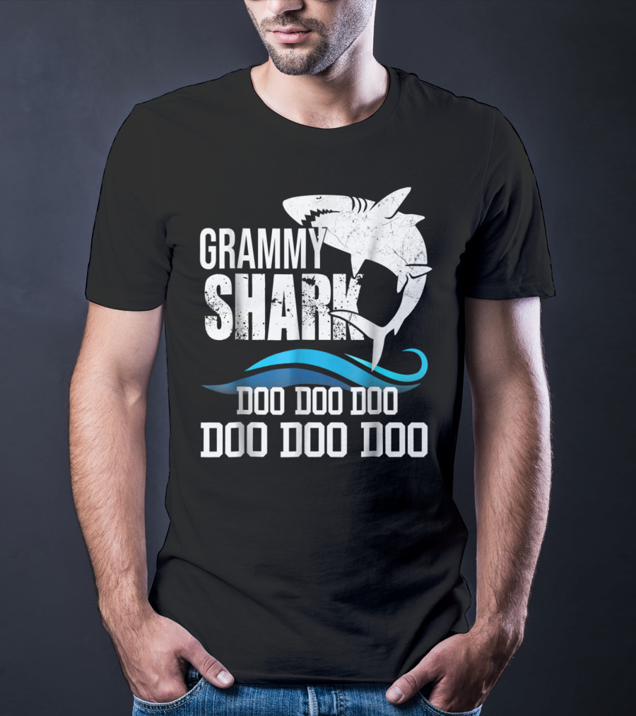 Grammy Shark Doo Doo Doo Mother Mom Grandma Halloween Christmas42 T-Shirt