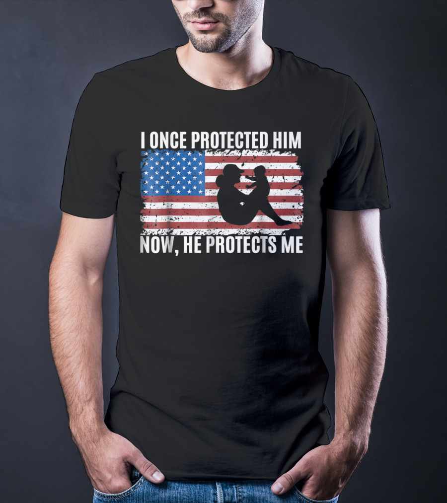I Once Protected Him Now He Protects Me Proud Military MOM Patriotic American Flag T-Shirt