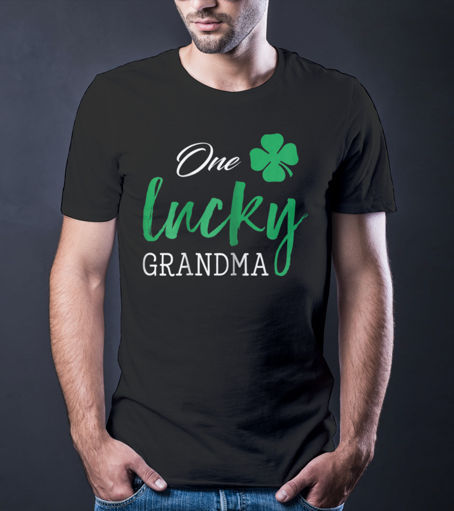 One Lucky Grandma Shamrock St Patrick's Day T-Shirt