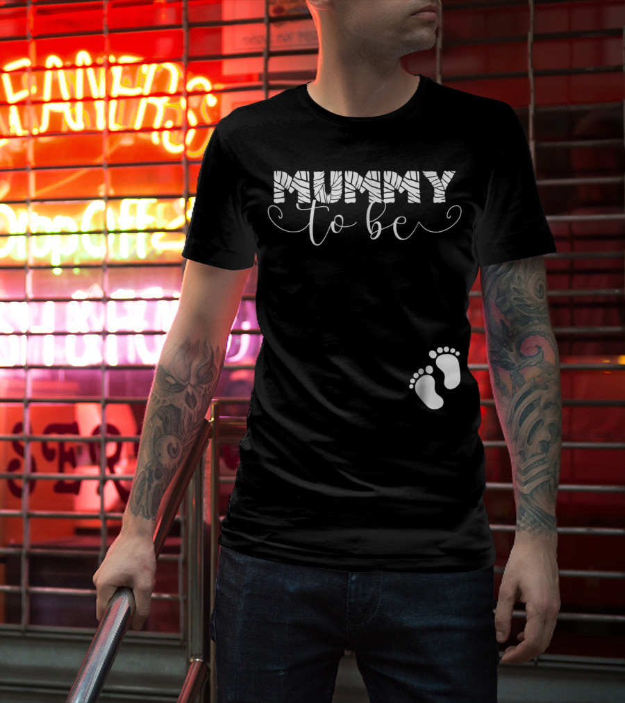 Mummy To Be Halloween Pregnancy Baby Footprints T-Shirt