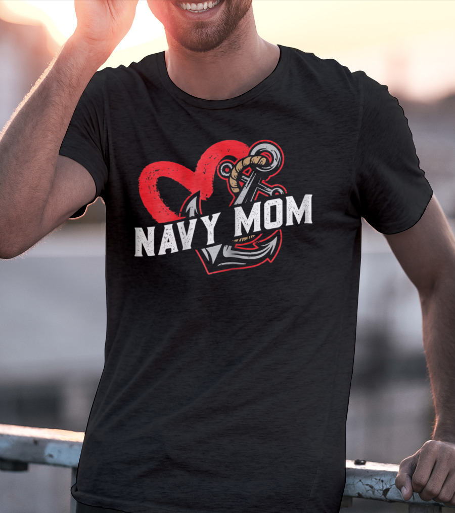 Navy Mom Heart Anchor Proud USA Navy Mother T-Shirt