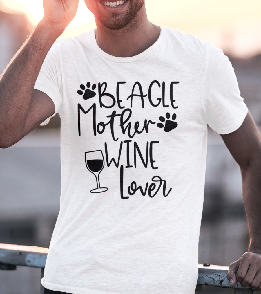 Beagle Mother Wine Lover Women's Cute Dog Paw Prints T-Shirt