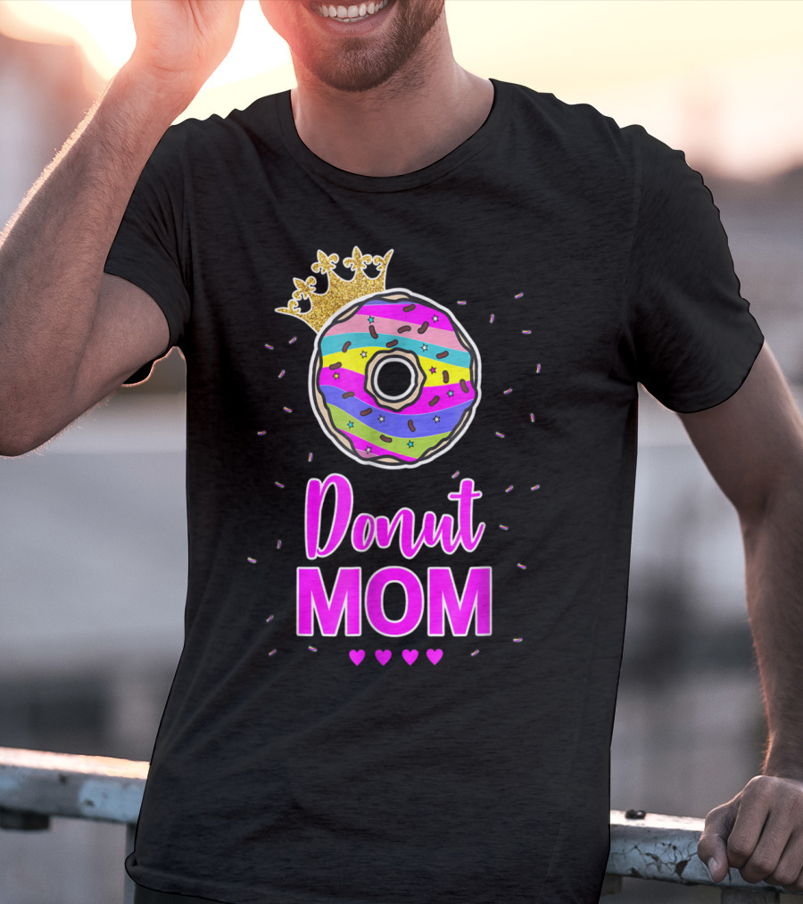 Donut Mom Birthday Girl Matching Family Cake24 Multicolored Crown Hearts T-Shirt