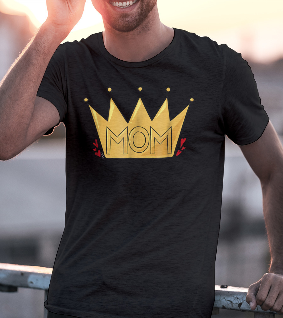 Queen Mom Crown With Hearts T-Shirt