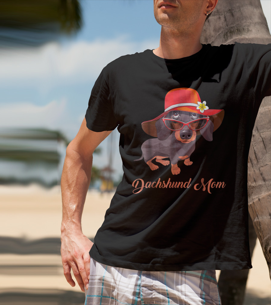 Dachshund Mom Mom Of Dachshund Dogs Pet Puppies With Red Hat And Glasses T-Shirt