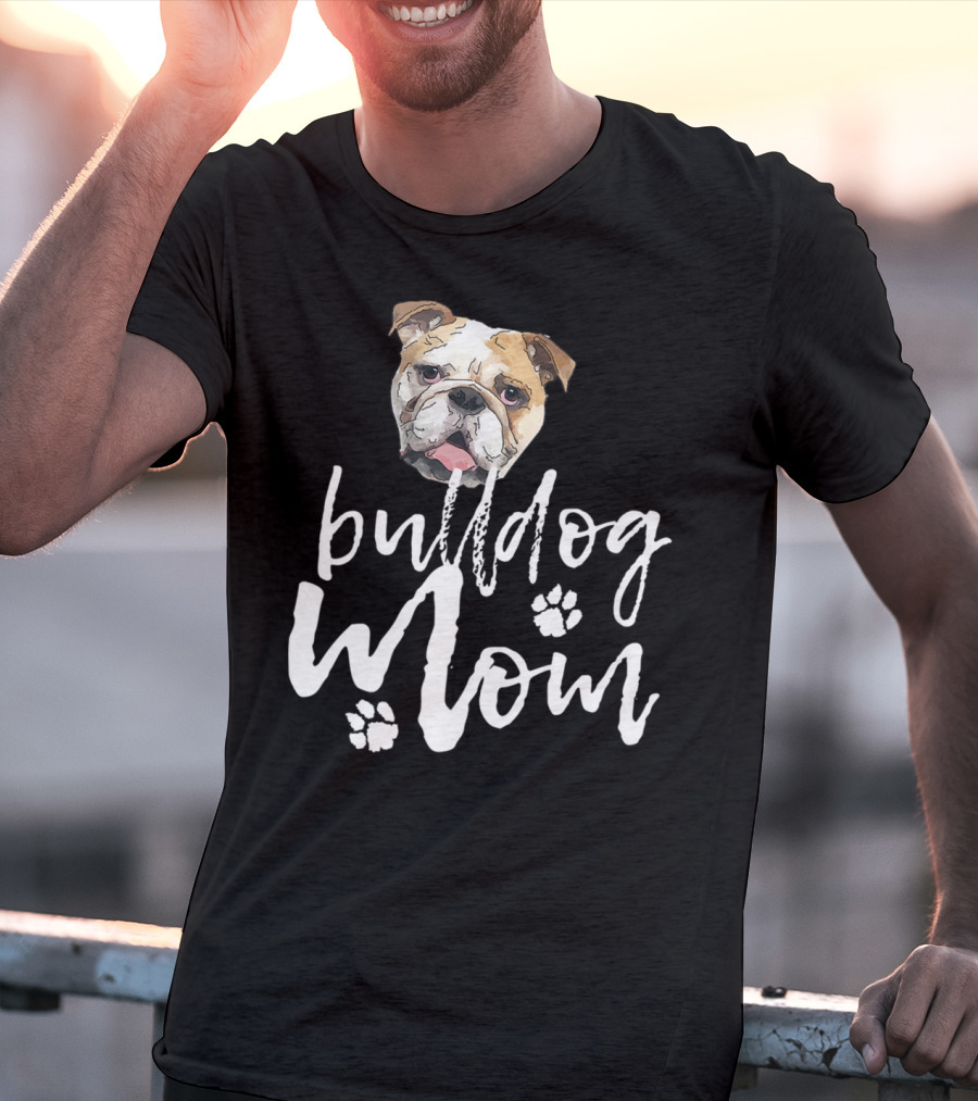 Bulldog Mom Adorable Dog Face With Paw Prints T-Shirt