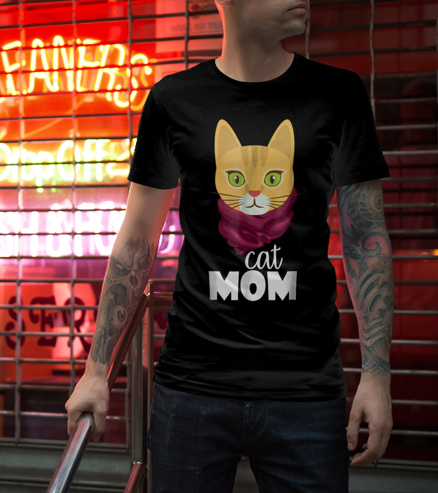 Cat Mom Funny For The Perfect Cat Mom In Your Family T-Shirt