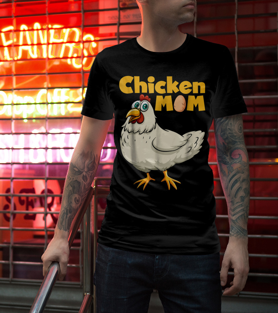 Chicken Mom Cute Cartoon Hen With Egg Lettering T-Shirt