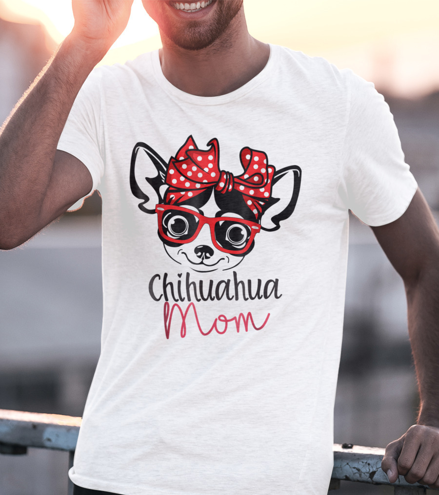 Chihuahua Mom Red Glasses And Polka Dot Bow T-Shirt