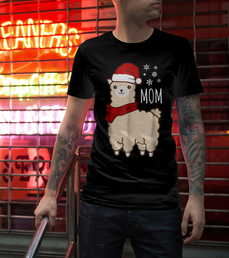 Christmas Mom Llama Cria Herd Xmas Mother Santa Hat Snowflakes T-Shirt
