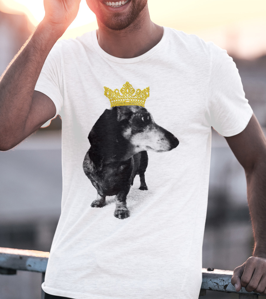 Cute Dachshund Princess With Golden Crown T-Shirt