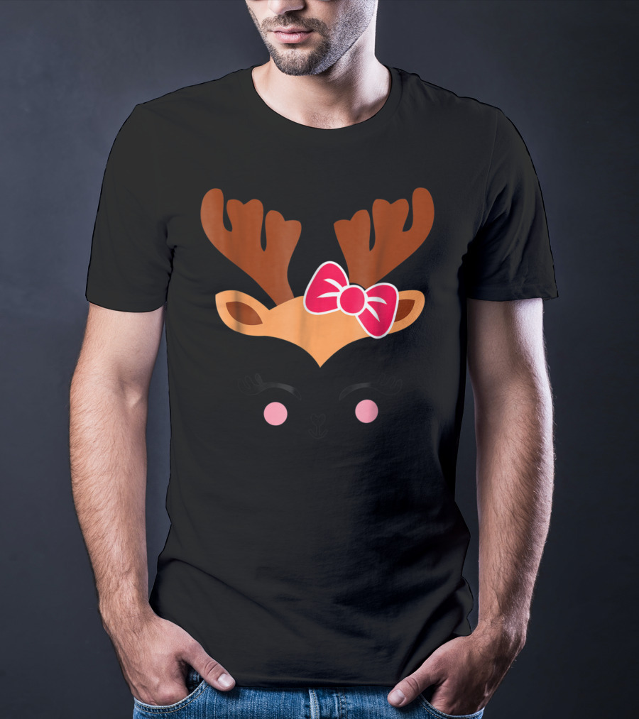 Cute Reindeer With Bow For Awesome Girlfriend Mom Daughter T-Shirt