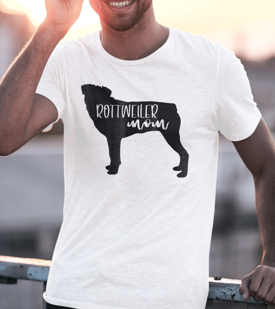 Rottweiler Mom T-Shirt