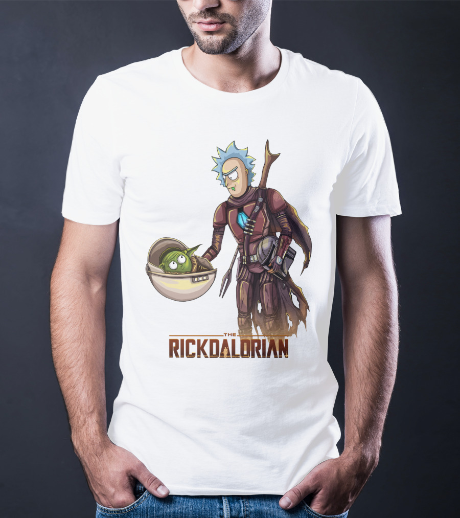The RICKDALORIAN Sci-Fi Character Fusion With Armor And Green Alien In Pod T-Shirt