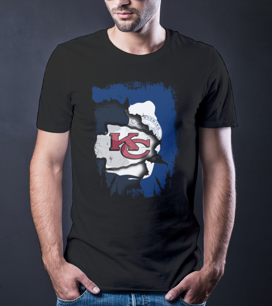 Wyoming State Seal Combined With KC Chiefs T-Shirt