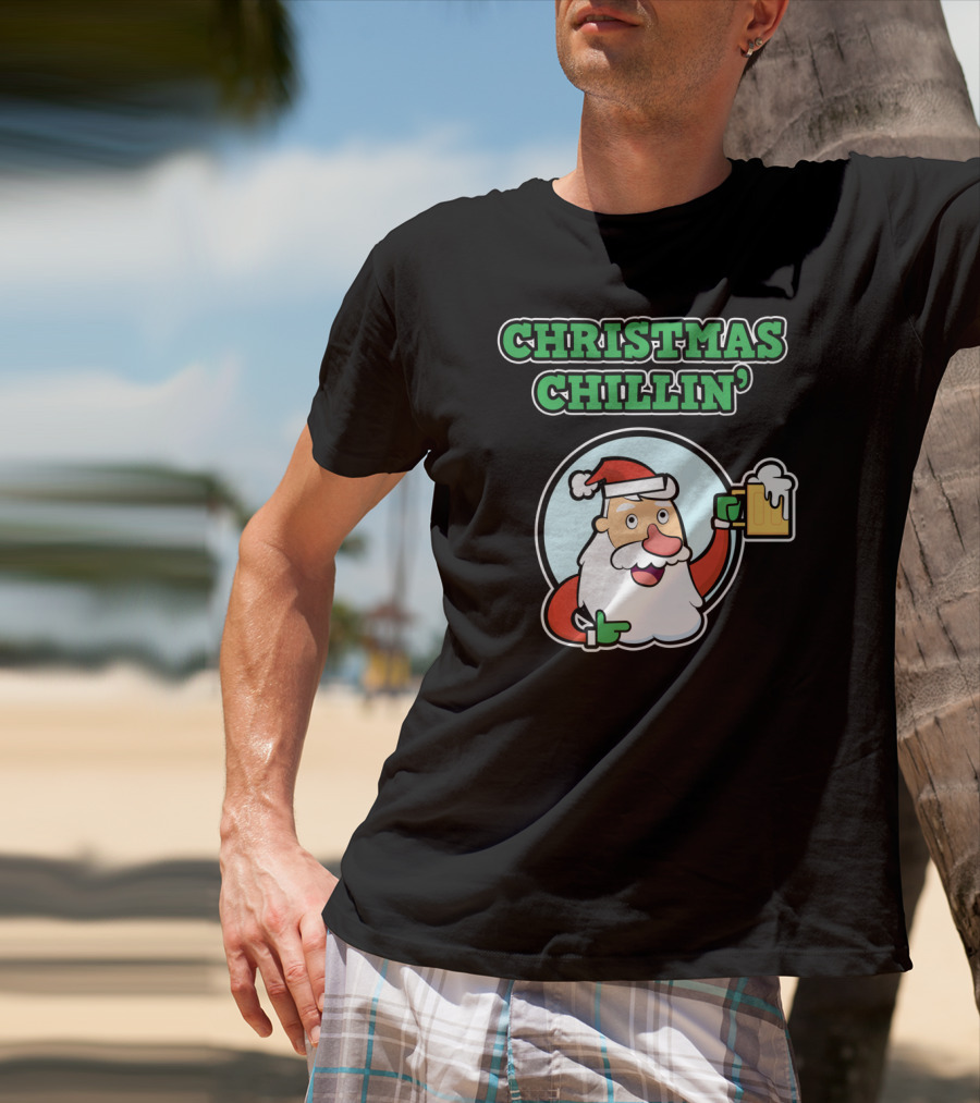 Christmas Chillin' Santa Holding Beer T-Shirt