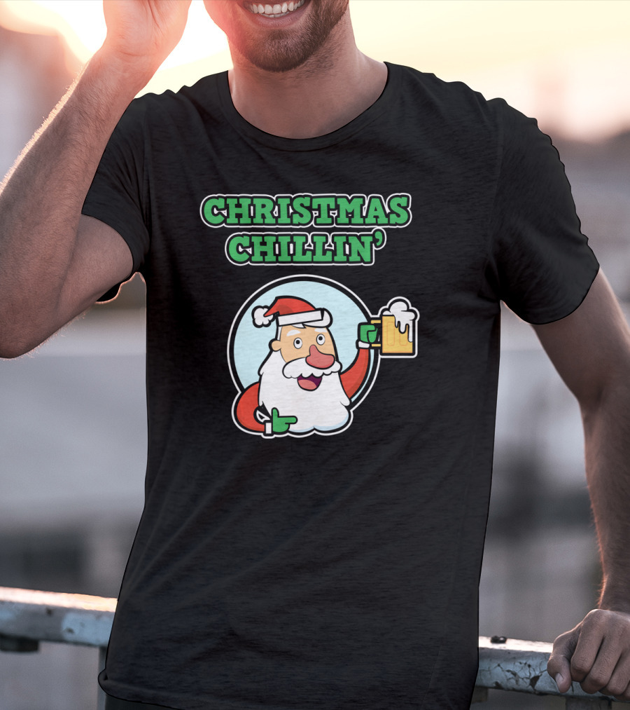 Christmas Chillin' Santa Holding Beer T-Shirt