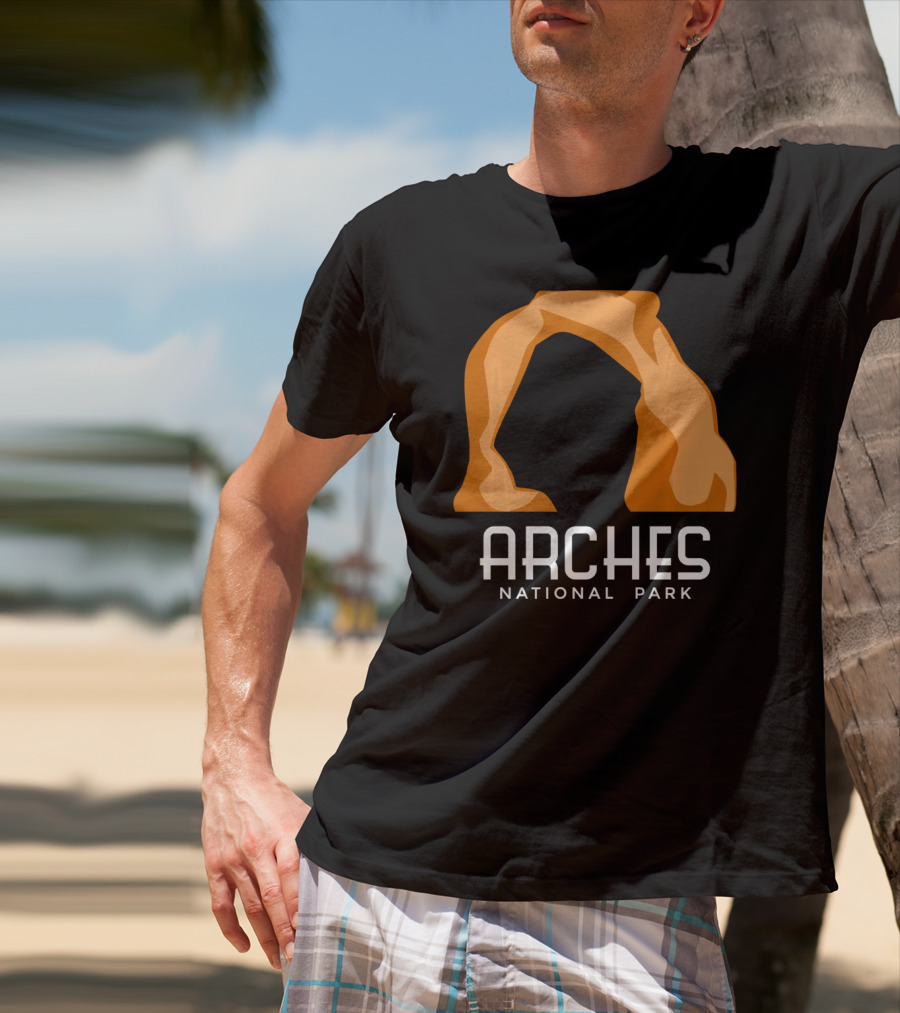 Arches National Park 1929 Moab Utah Iconic Delicate Arch T-Shirt