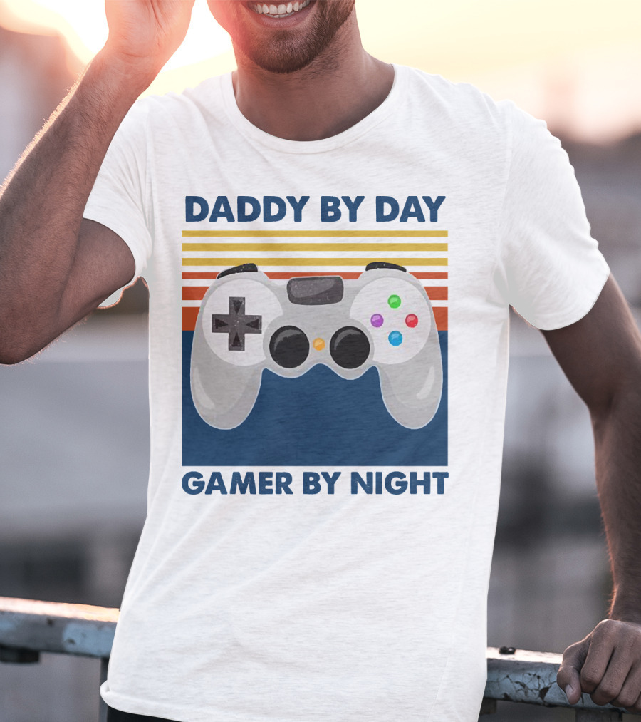 Daddy By Day Gamer By Night Retro Game Controller T-Shirt