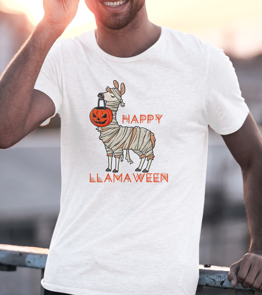 Happy Llamaween Halloween Llama Holding Pumpkin T-Shirt
