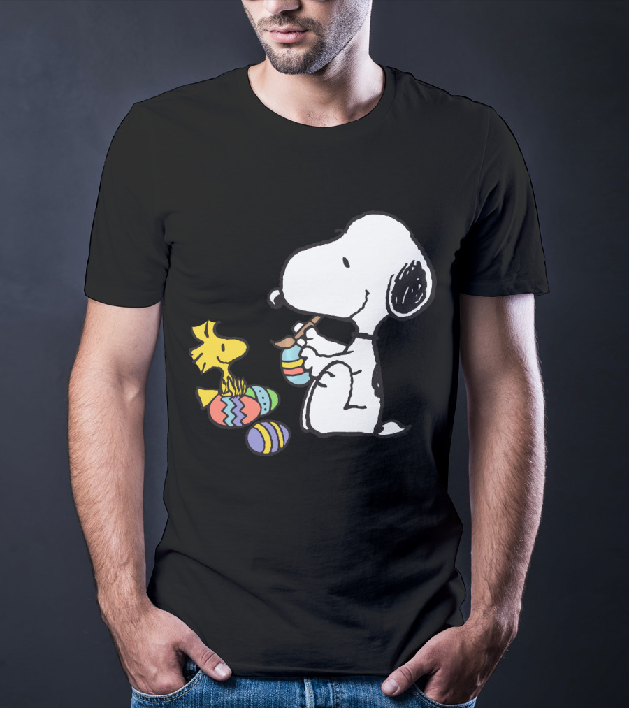 Peanuts Snoopy And Woodstock Painting Easter Eggs T-Shirt