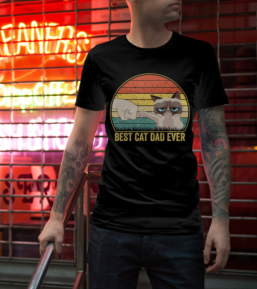 Best Cat Dad Ever Fist Bump Retro Style Cat Daddy T-Shirt